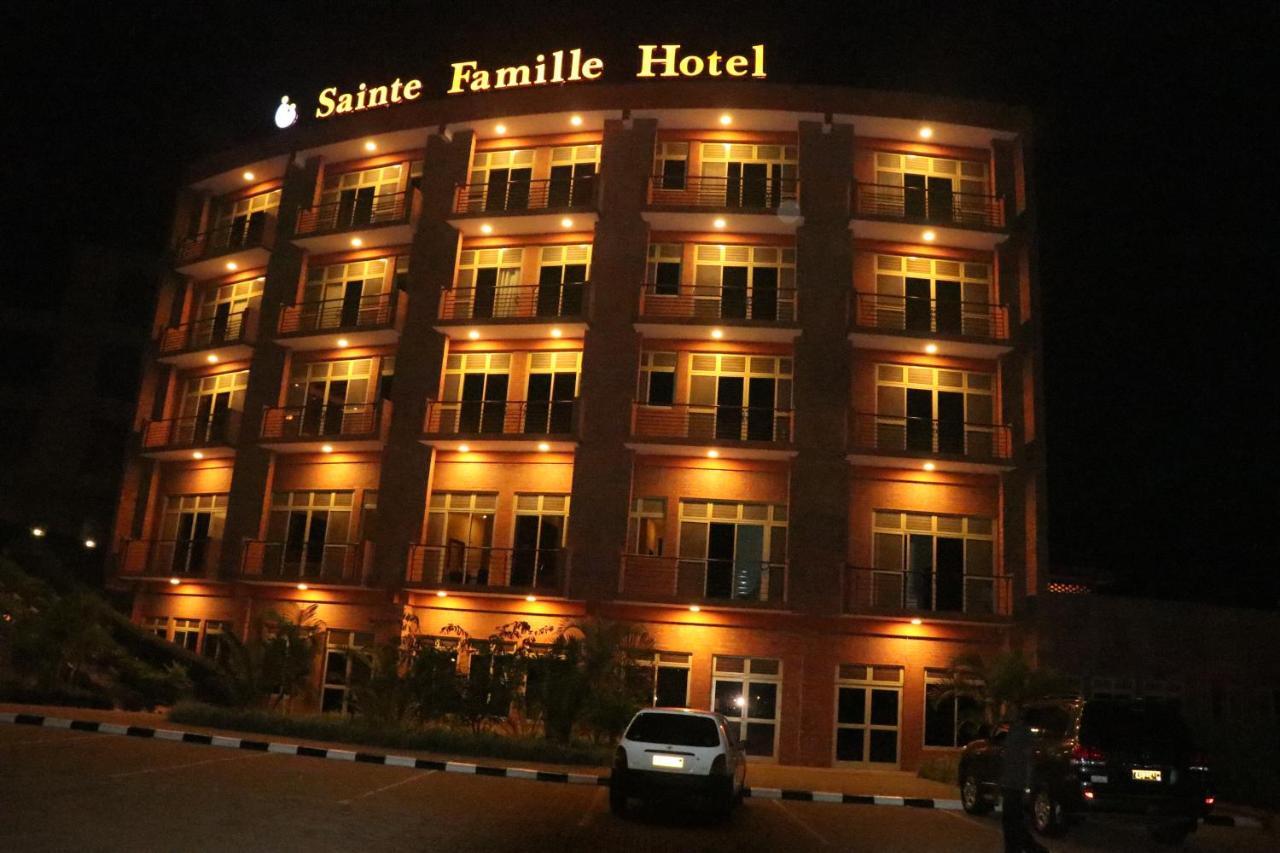 Sainte Famille Hotel キガリ エクステリア 写真